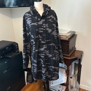 Great hooded dress with pockets!! 💕🎈💕